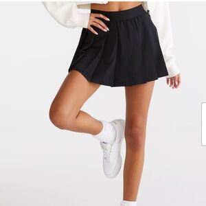 NWT Aero Downtime Flex Pleated Activewear Skort